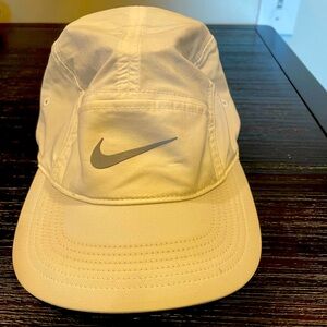 White dri-fit Nike hat